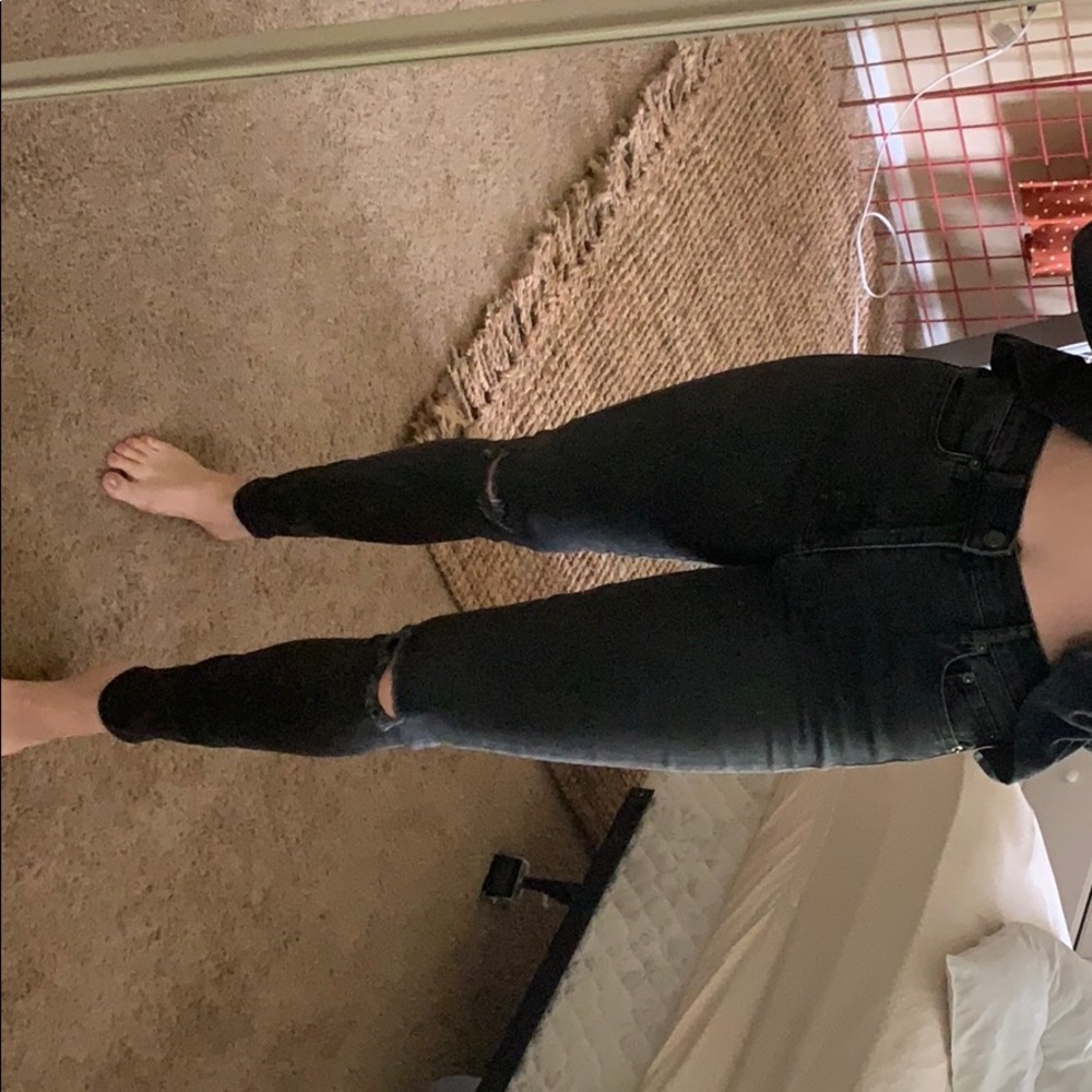 Black double knee rip HR jeans